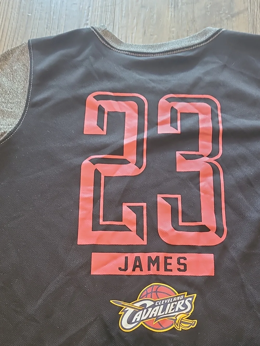 Clevland Cavaliers LaBron James #23 Short Sleeve T-Shirt Size Medium 10/12